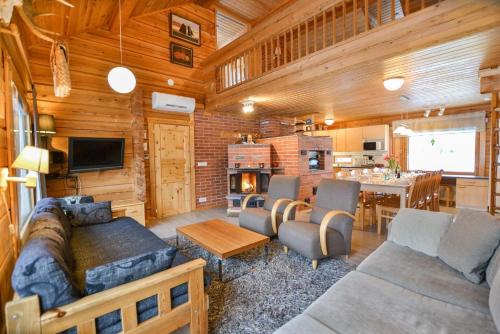 Loma Laattaja in Hyrynsalmi, Finland