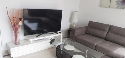 Coral Bay Apartment Prime Tourist Location