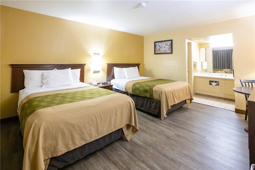 Econo Lodge McAlester - photo 12
