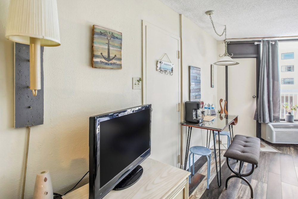 Caravelle Tower Condo Rental Walk to Beach - photo 8