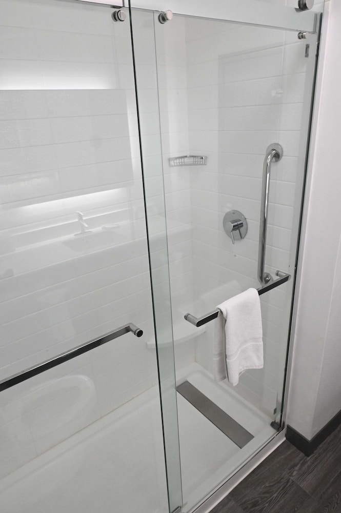 Hampton Inn Valdosta Lake Park Area - photo 16