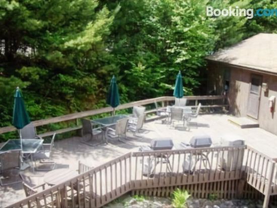Birch Knoll Motel - photo 12