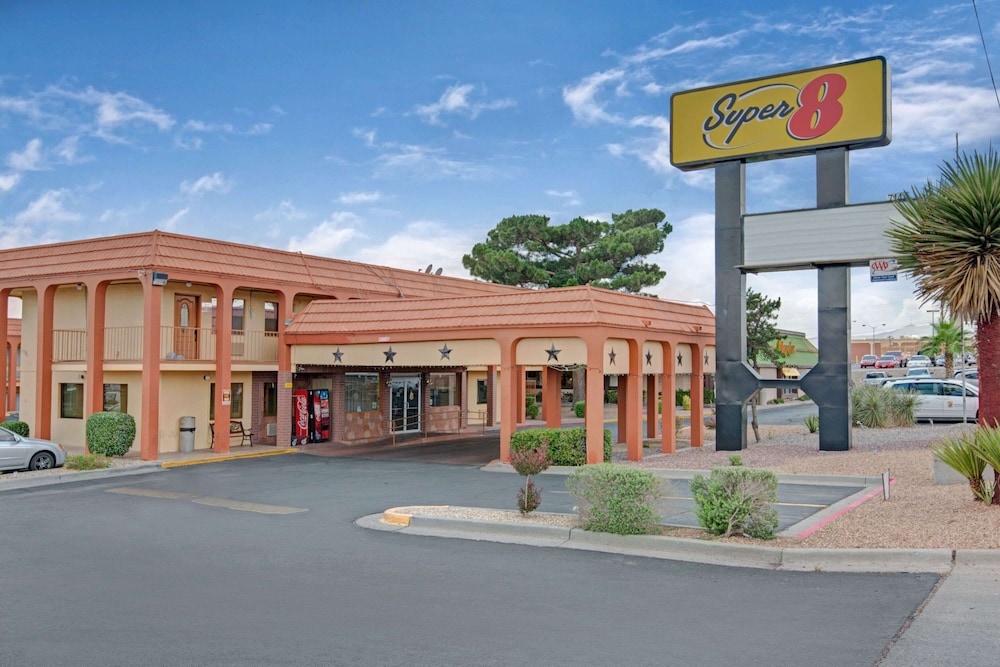 Super 8 by Wyndham El Paso Airport - photo 27