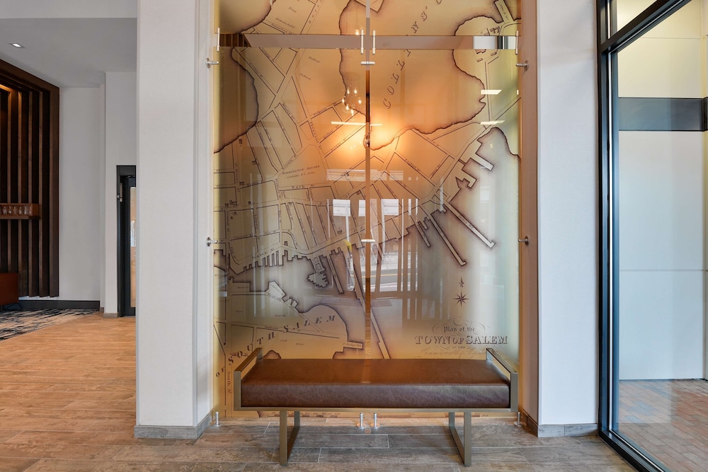 Hampton Inn Salem Boston - photo 3