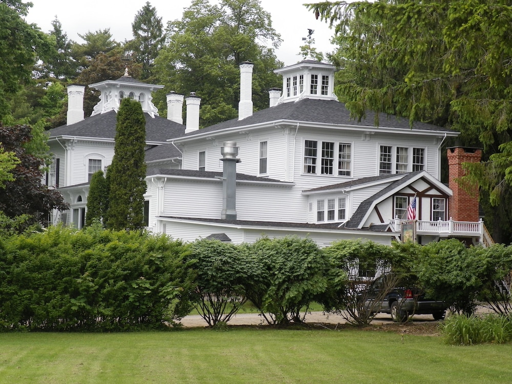 Homeport Inn And Tavern — Bangor