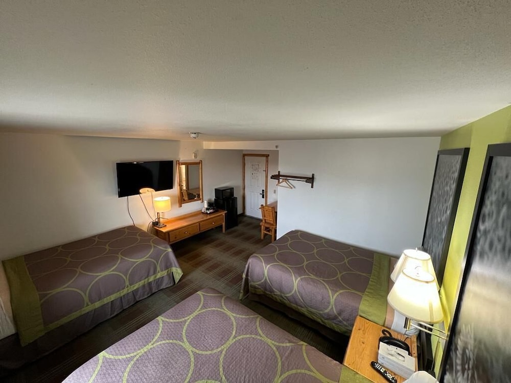 Super 8 by Wyndham Powell - photo 12