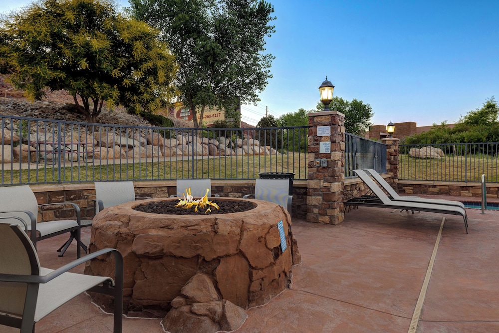 Holiday Inn Express & Suites Moab by IHG - photo 50