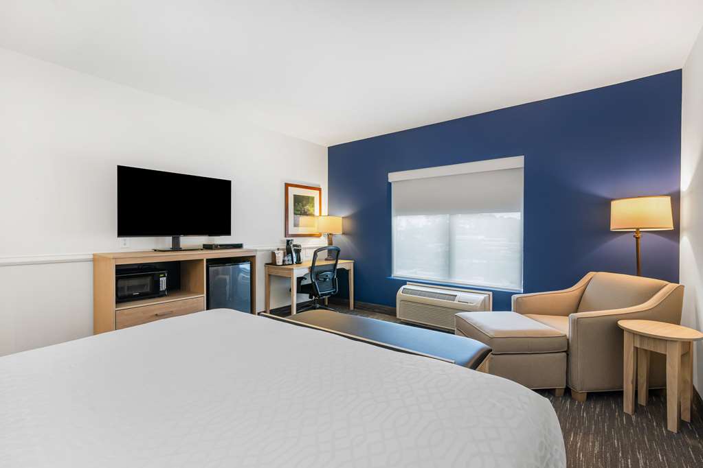 Best Western Plus Westgate Inn & Suites - photo 16