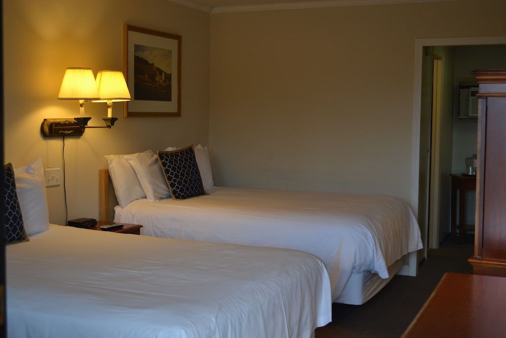 Henniker Motel - photo 12