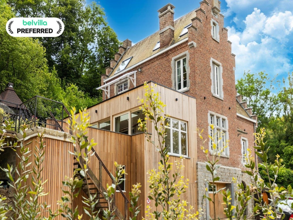 Luxurious Villa With Heated Pool — 4-Star Luxury Hotel in Gesves, Belgium