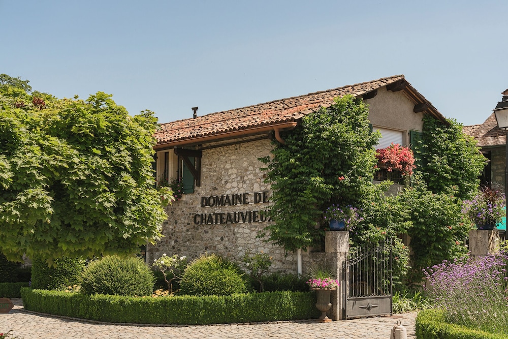Domaine de Châteauvieux — 4-Star Luxury Hotel in Satigny, Switzerland