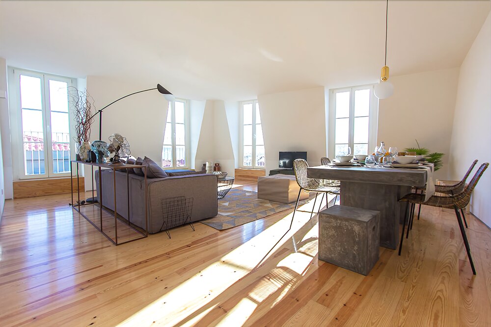 Luxury T.M. Penthouse with a View