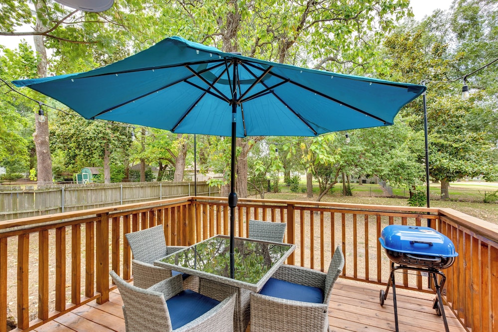 Lindale Vacation Rental with Deck and Grill - photo 13