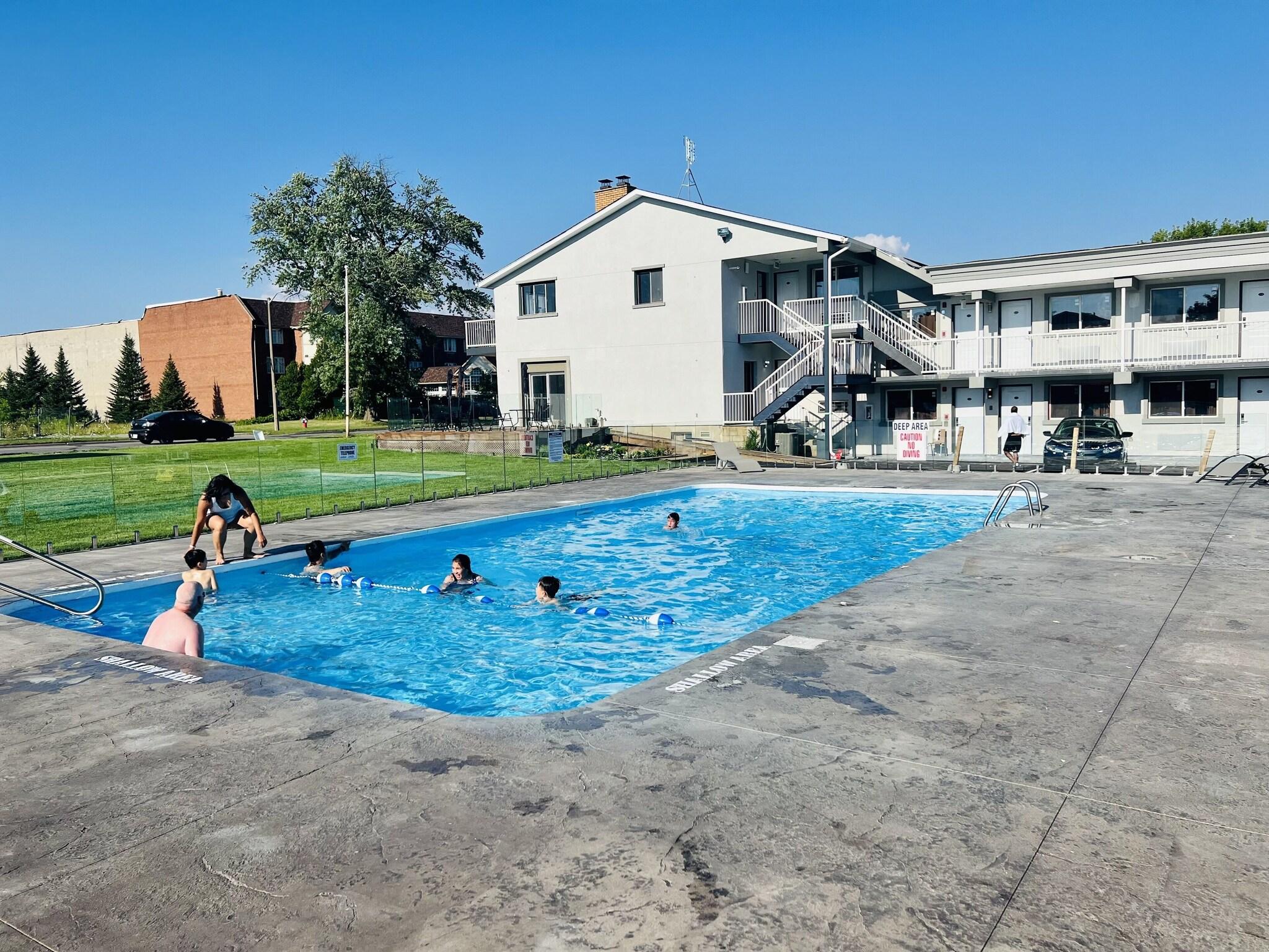 Super 8 Niagara Falls ON in Niagara Falls, Canada