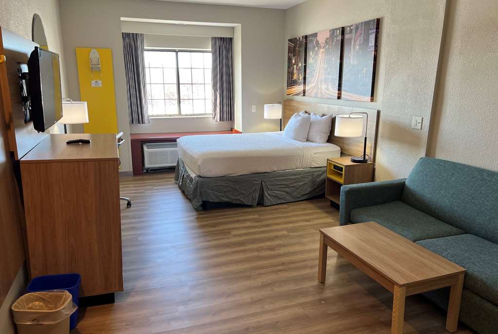 Days Inn by Wyndham near Kansas Speedway - photo 19