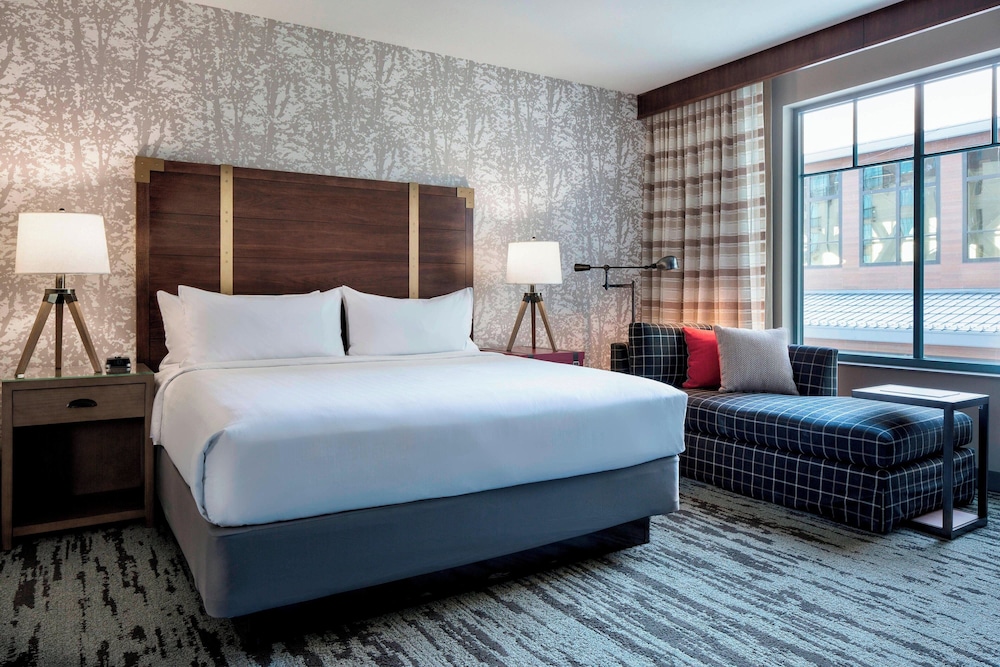 Gaylord Rockies Resort & Convention Center - photo 19