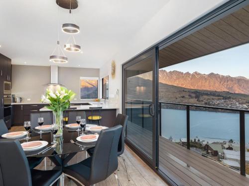 Classy Conifer by Relaxaway Holiday Homes — 4-Star Luxury Hotel in Queenstown, New Zealand
