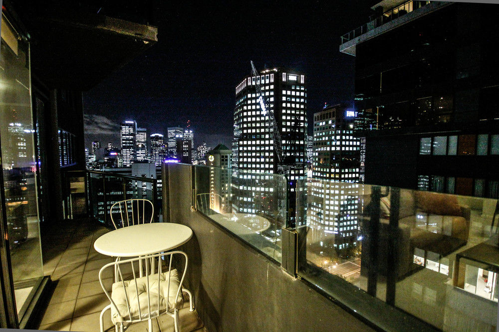 Amazing City Apartment — 4-Star Luxury Hotel in Southbank, Australia