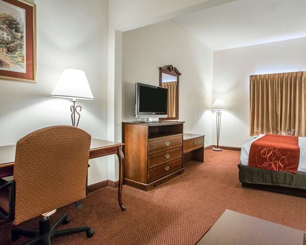 Comfort Suites Jefferson City - photo 29