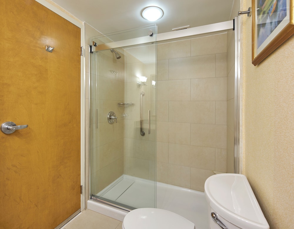 Hilton Raleigh North Hills - photo 33