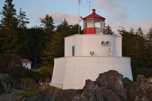 Easy On The Edge Bed & Breakfeast — 4-Star Luxury Hotel in Ucluelet, Canada