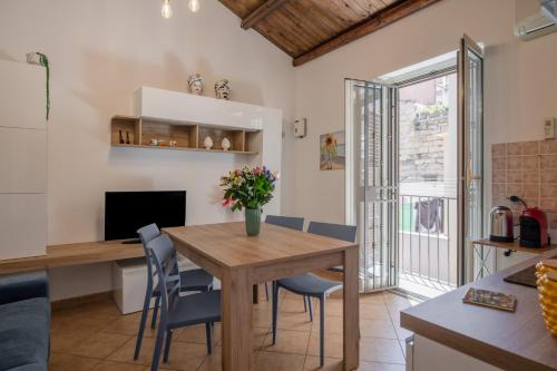 GuestHost Don Pippo Flat near Teatro Massimo — 4-Star Luxury Hotel in Palermo, Italy