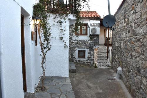 Kactro House — 4-Star Luxury Hotel in Samothraki, Greece