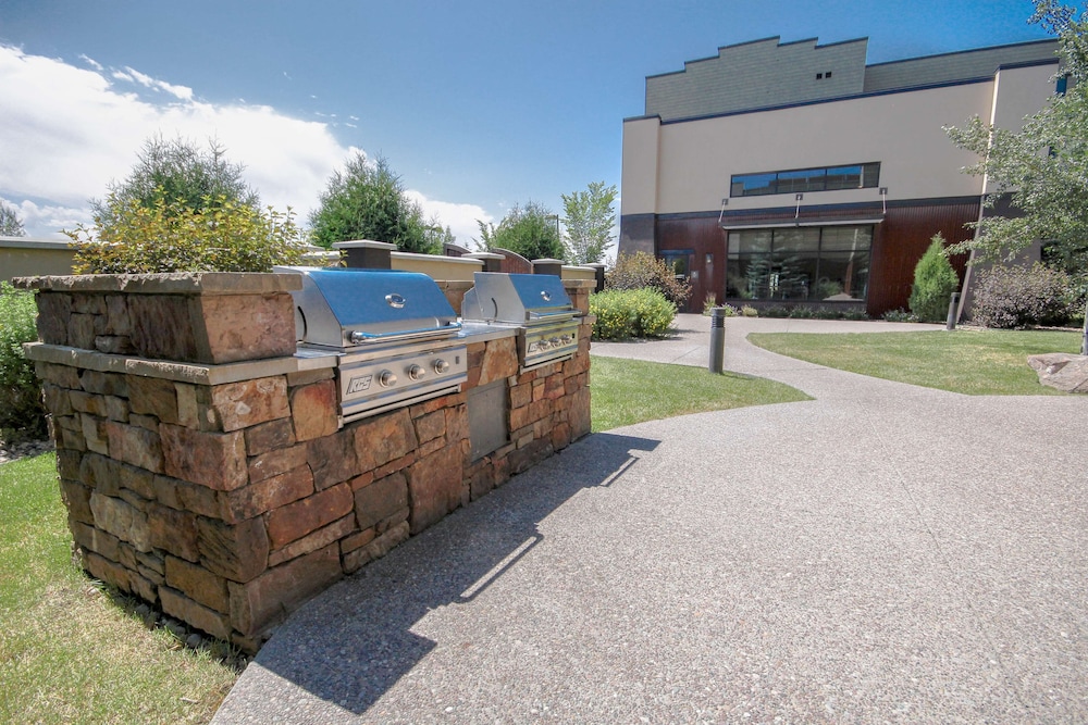 Homewood Suites by Hilton Bozeman - photo 37