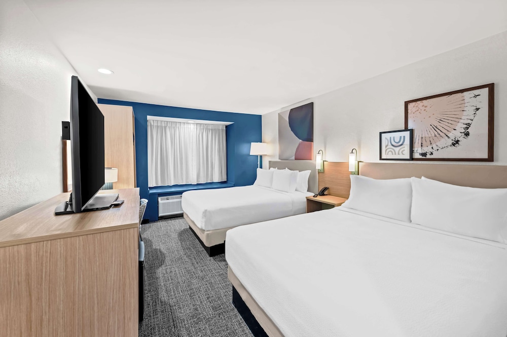 Spark by Hilton Sterling Dulles Airport - photo 24
