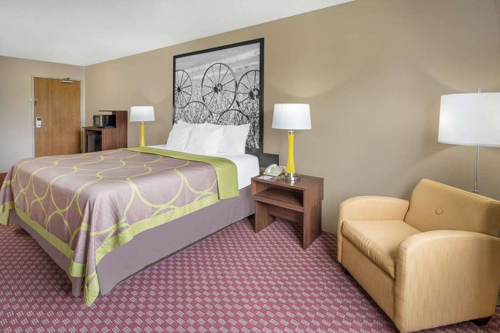 Super 8 by Wyndham Hebron Lowell Area - photo 8