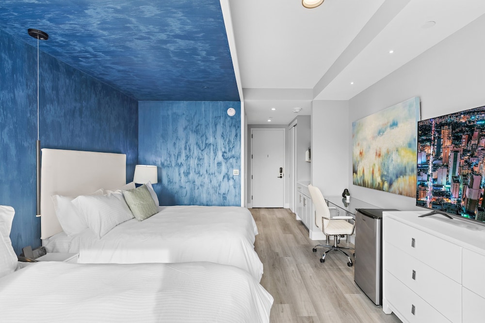 Global Luxury Suites at The Arches - photo 12