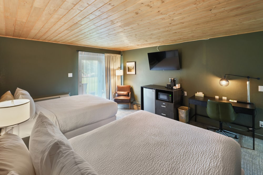 Tremont Lodge & Resort - photo 5