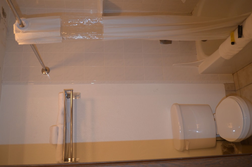 Nampa Inn & Suites - photo 19