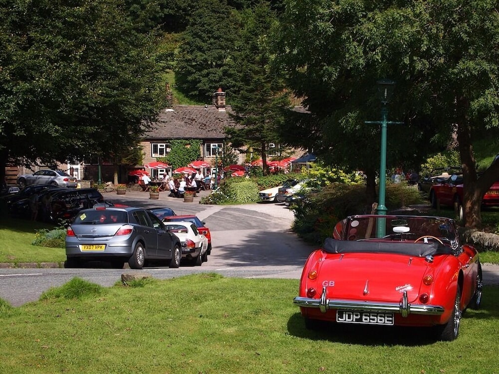 The Lamb Inn - carbon neutral hotel in High Peak