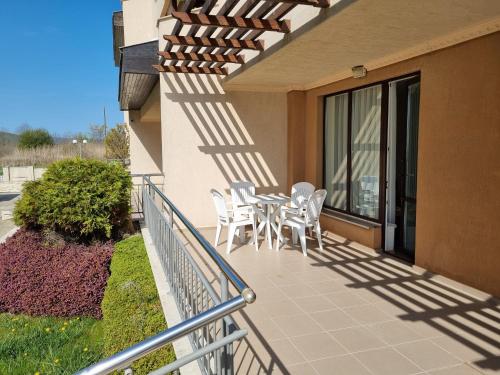 Aparthotel Apartment with a large terrace and direct access to the sea in Obzor, Bulgaria