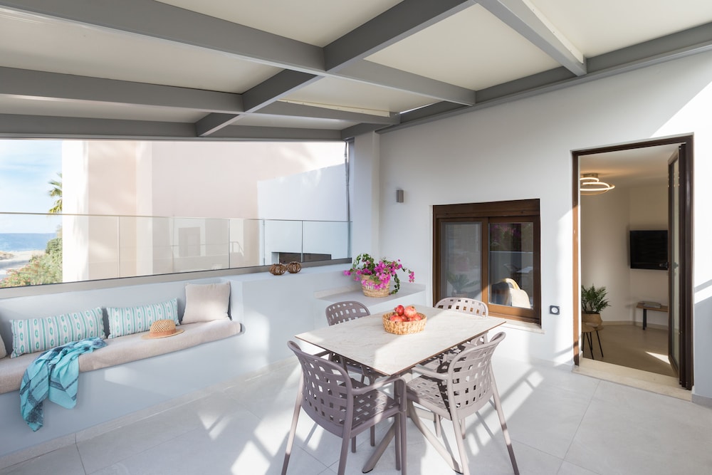 Antigoni's Seaside Lodge — 4-Star Luxury Hotel in Rethymno, Greece