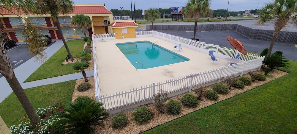 Red Roof Inn Tifton - photo 14