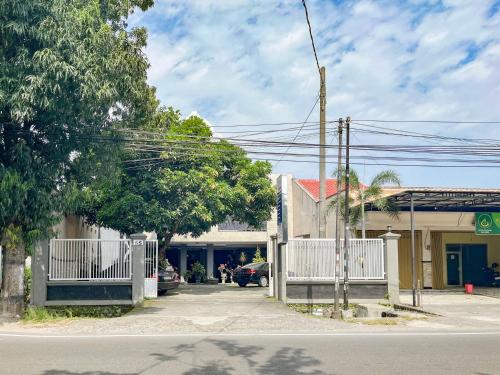 Permana Syariah Redpartner Kampung Inggris Pare in Pare, Indonesia