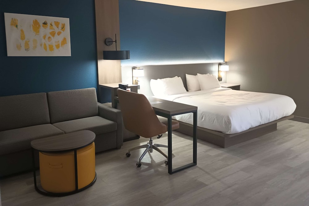 Comfort Inn and Suites Johnson City NY - photo 12