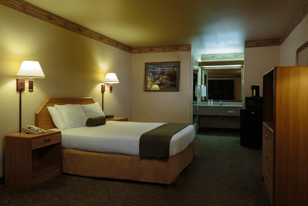 The Redwood Riverwalk A Boutique Hotel - photo 9