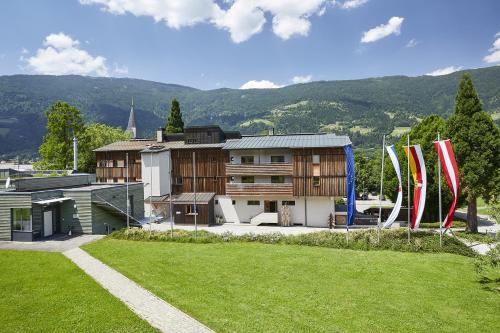 Fast Ossiach - carbon neutral hotel in Ossiach