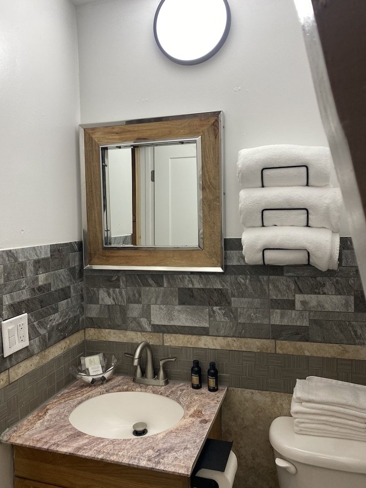 Cinnamon Bear Inn - photo 94
