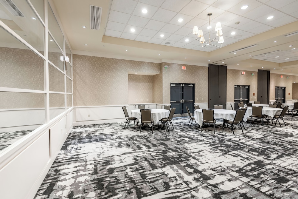 Hilton Promenade at Branson Landing - photo 82