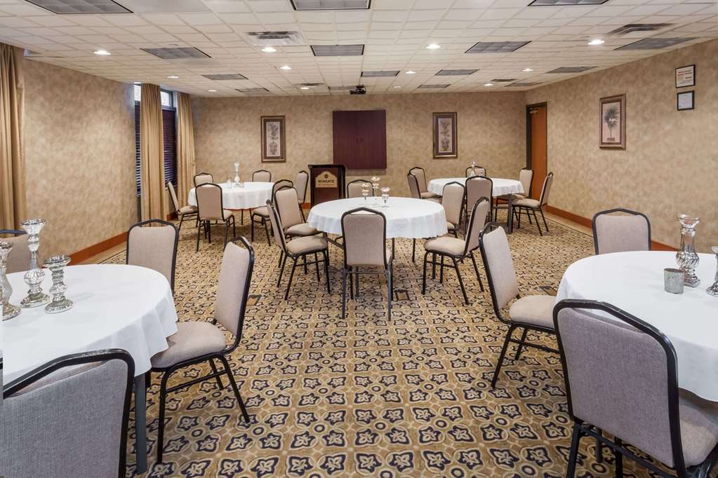 Wingate By Wyndham Peoria - photo 13