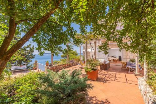 Private beach Vila Jana