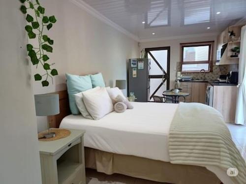 Stylish Studio in Tableview Stay