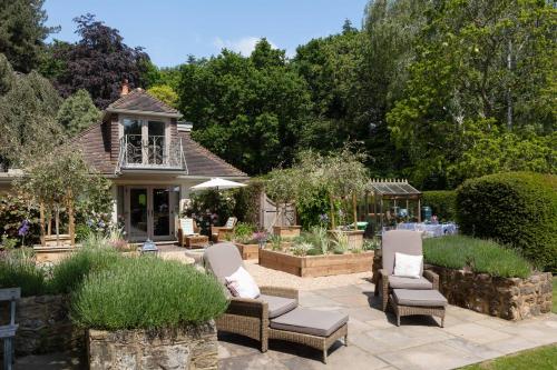 Nest Stay By The Butler Collection — hotel in Pulborough