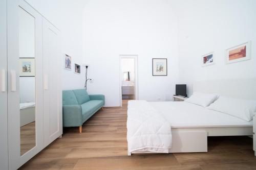 La dimora di via Umberto bagno in camera — 4-Star Luxury Hotel in Catania, Italy
