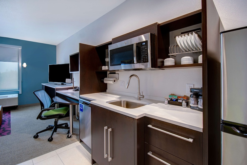 Home2 Suites by Hilton Burleson - photo 18