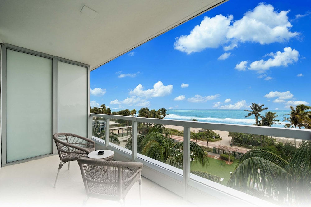 Fontainebleau Miami Beach Private Luxury Suites - photo 432